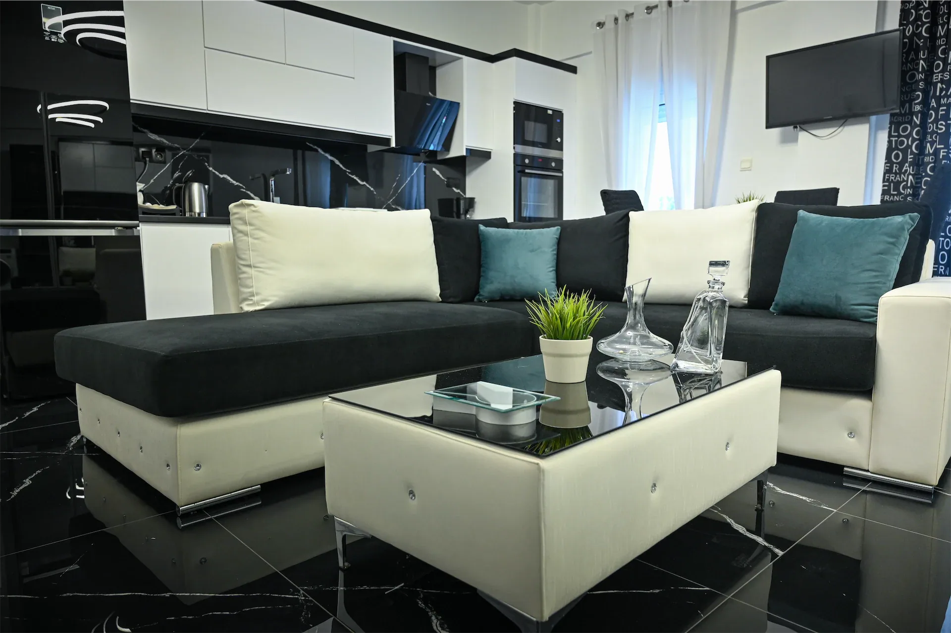 Zeusplace Black and White Retreat