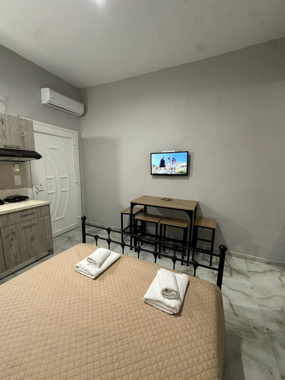 Luxury ground floor apartment 4